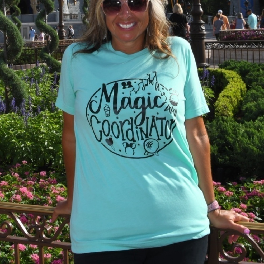 Magic Coordinator Disney T-shirt - Picture 1 of 4